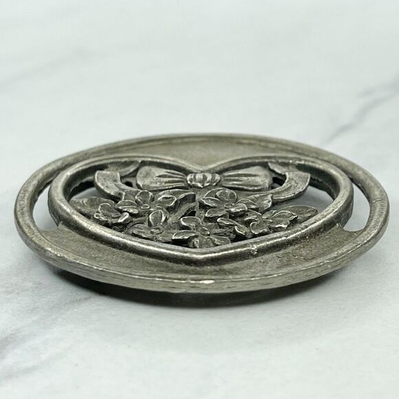 Olde Country Reproductions Small Pewter Heart Bow Flower Footed Trivet - Picture 3 of 11